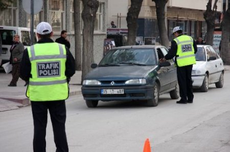 Araç Kullanırken Cep Telefonu Kullanmak Alkol Kadar Tehlikeli