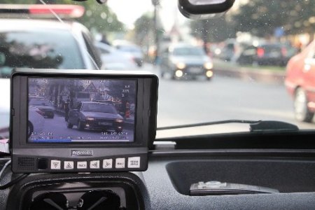 Araç kullanırken cep telefonuyla konuşanlara ceza yağdı