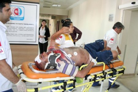 Araç Şarampole Yuvarlandı: 2’si Ağır 4 Yaralı