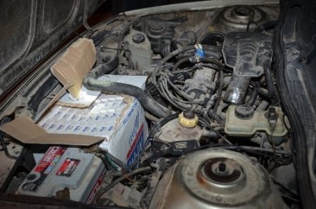 Aracın boş olan her tarafına sigara zulalamışlar