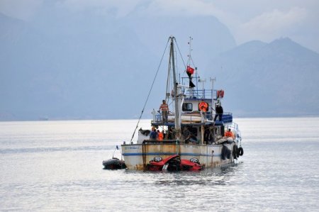 Aracıyla birlikte falezlerden denize atlayan şahıs hayatını kaybetti