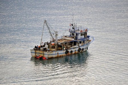 Aracıyla birlikte falezlerden denize atlayan şahıs hayatını kaybetti