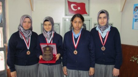 Arapça Sevgisi Yarışmada Birincilik Getirdi