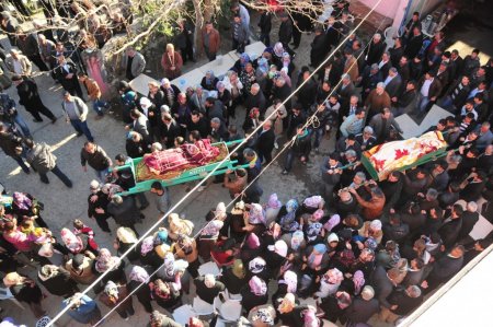 Arazi kavgasında ölen baba ve oğlu toprağa verildi