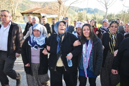 Arazi kavgasında ölen baba ve oğlu toprağa verildi
