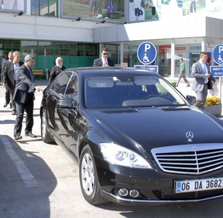 Arınç, Afyonkarahisar'da Mola Verdi