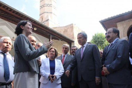 Arınç, Ziya Paşa’nın dizeleriyle mesaj verdi