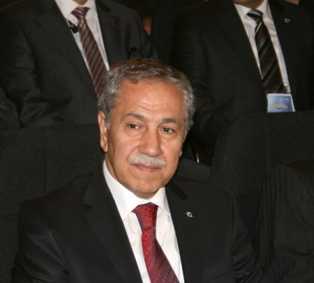 Arınç: 2011 yılında yurt dışına 1 milyar 273 milyon dolar yardım yaptı(1)