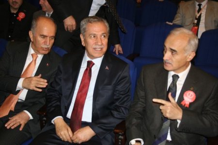 Arınç: 2023 hedeflerinin gerçekleşmesi için terörü bitirmek şart