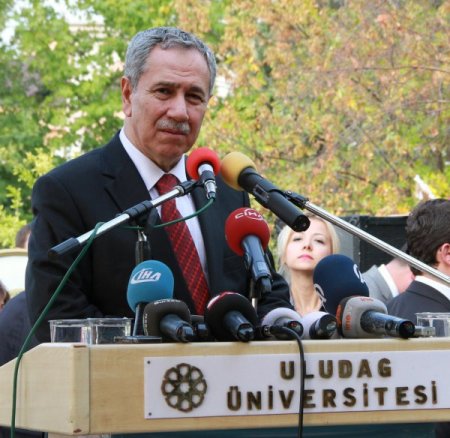 Arınç: 4 +4+ 4 ile Türkiye’yi 8 yıllık kesintisiz eğitimden kurtardık