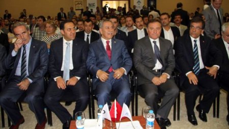 Arınç: Anayasa'nın akordu kalmamış, ben yeni anayasa konusunda iyimserim