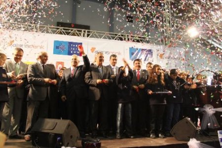 Arınç: Artık Hedeflere Kılıçlarla, Bombalarla F 16'larla Varılmıyor, Eğitimle Varılıyor