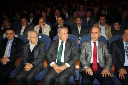 Arınç: Bediüzzaman Said Nursi Bizi İnsan Haline Getirdi