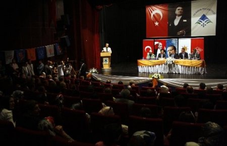 Arınç: Bir şey dememek için kendimi zor tutuyorum