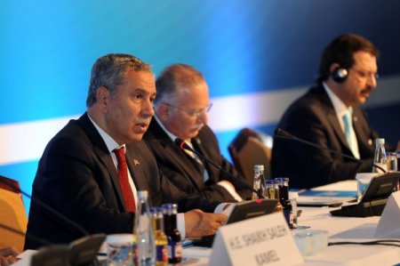 Arınç: Bölgede Geri Dönülemeyecek Demokratik Bir Uyanış Başlamıştır