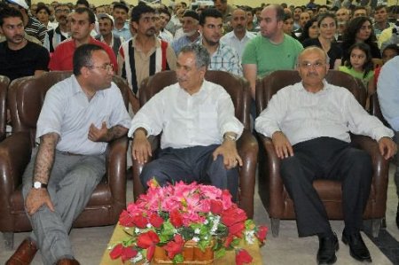 Arınç: Bu Ülkede Birileri Her Şeyin Düzgün Gitmesinden Rahatsız