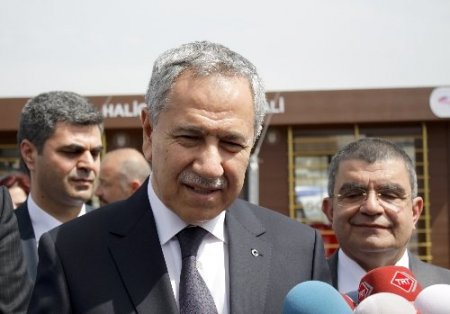 Arınç: Çocuklara makam devretmenin kaldırılmasıyla ilgili bilgim yok