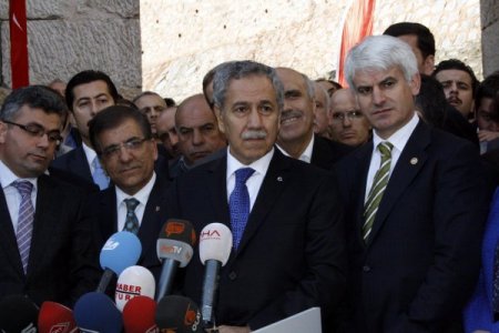 Arınç: Dokunulmazlıklar konusunda grup kararı alınacağını sanmıyorum