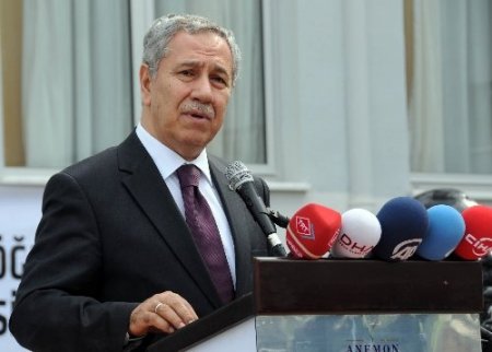 Arınç: Geçmişte meslek liselerine karşı adeta hasmane bir tutum vardı