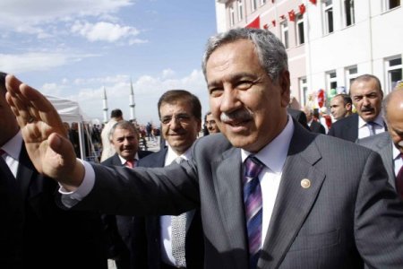 Arınç: Hayırseverler açısından en iyi yatırım eğitim