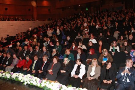 Arınç: Hükümetimiz Suriye'ye 37 bin ton un gönderme kararı aldı