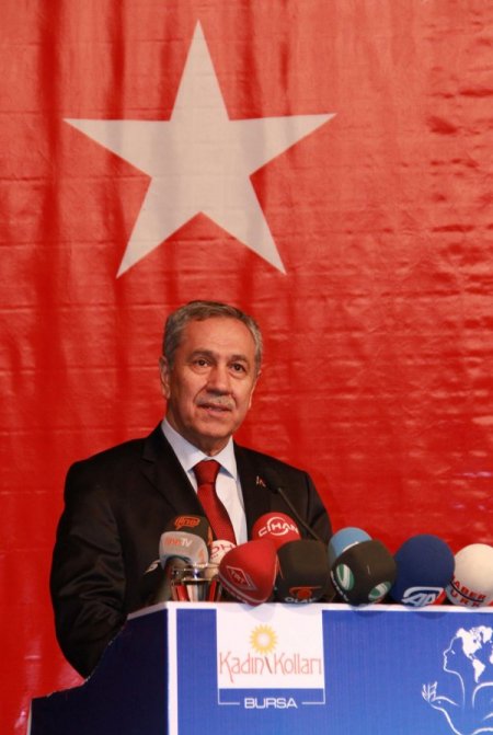 Arınç: Hükümetimiz Suriye'ye 37 bin ton un gönderme kararı aldı