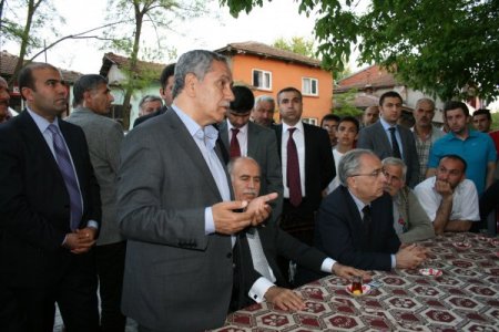 Arınç İle Şehidin Köylüleri Arasında 'Terör' Tartışması