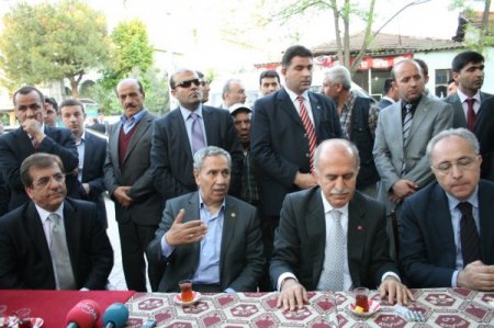 Arınç İle Şehidin Köylüleri Arasında 'Terör' Tartışması