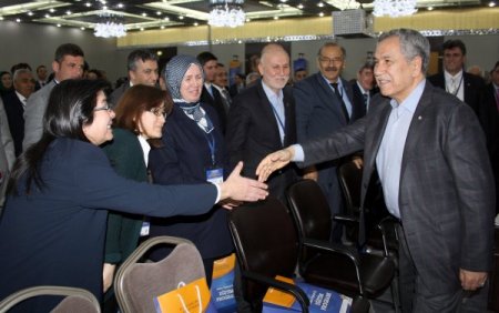 Arınç: İmralı tutanaklarının sızdırılması şaşırtmadı, geri dönecek değiliz