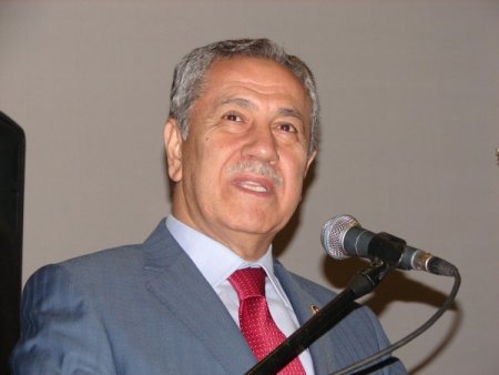 Arınç: Kılıçdaroğlu Bedelli Askerliği Gündeme Getirerek Kendi Gündemini Başka Şeylerle Örtmeye Çalışıyor
