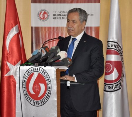 Arınç: Özel Sektör İletişim Mezunlarına Mesafeli Davranıyor