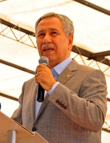 Arınç: Terörün sonlanıyor olması doğrusu hepimizi mutlu ediyor