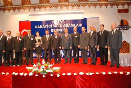 Arınç: Türkiye, Kıytırık Koalisyon Hükümetleri Nedeniyle Yol Alamadı