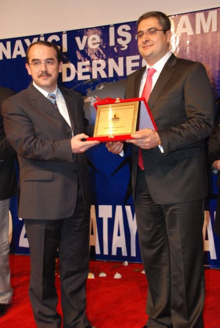Arınç: Türkiye, Kıytırık Koalisyon Hükümetleri Nedeniyle Yol Alamadı