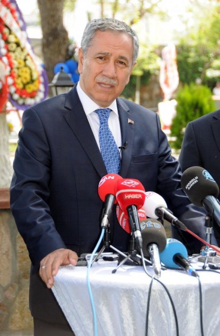 Arınç: Türkiye Darbelerle Yüzleşiyor, Darbe Dönemi Geride Kaldı