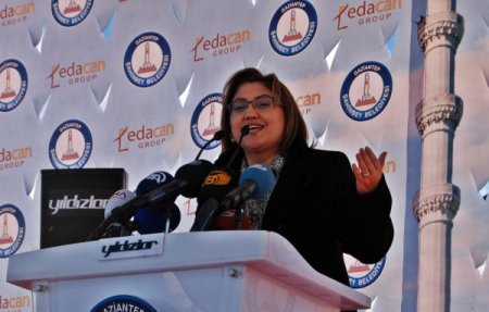 Arınç: Türkiye'de herkes inandığını ve inanmadığını söyleyebilmeli