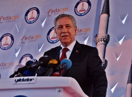 Arınç: Türkiye'de herkes inandığını ve inanmadığını söyleyebilmeli