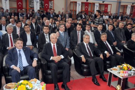 Arınç: Türkiye’de siyasi istikrar, beraberinde ekonomik istikrarı getirdi