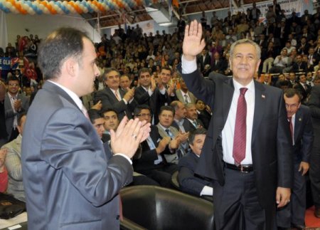 Arınç: Ülkücülüğün Ü’sünün Yanından Geçmeyenlerin Siyaset Yapmasına Üzülüyorum