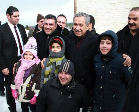 Arınç Uludağ’da ailesiyle birlikte tatil yapıyor