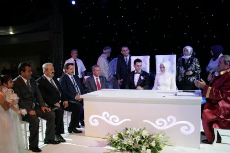 Arınç Ve Çelik, Nikah Şahidi Oldu