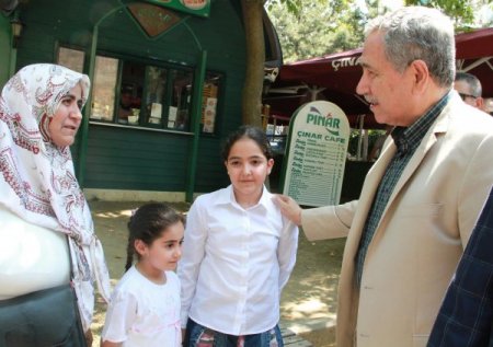 Arınç’tan Genç Rehberlere Ulu Cami Soruları