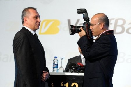 Arınç'tan gezetecilere: Patronunuzu, sendikalaşma konusunda ikna edin