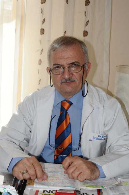 Arızalı asansör, hastalarla hastane yöneticilerini karşı karşıya getiriyor