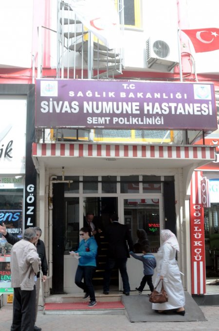 Arızalı asansör, hastalarla hastane yöneticilerini karşı karşıya getiriyor