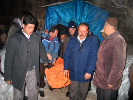 Arızayı Gidermek İsteyen Köylüler Elektrik Akımına Kapıldı: 1 Ölü 1 Yaralı