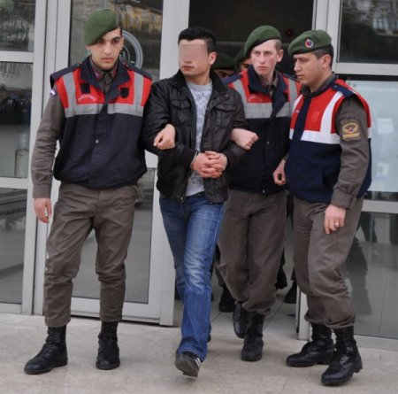 Arkadaşını boğazını keserek öldüren zanlı tutuklandı