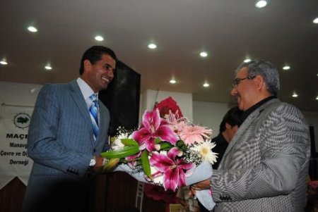 Arkadaşları, Yaşar Alptekin'i, Namaza Başladığı İçin Hastaneye Yatırmaya Kalkışmış