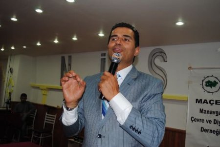 Arkadaşları, Yaşar Alptekin'i, Namaza Başladığı İçin Hastaneye Yatırmaya Kalkışmış