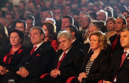 Arnavut liderlerden Üsküp’te ‘bağımsızlık’ kutlaması